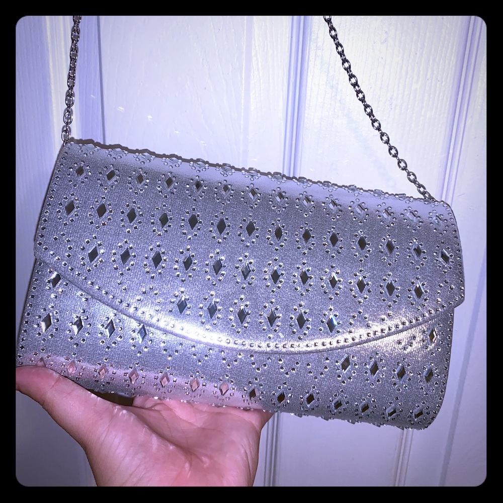 La regale silver clutch NWT
